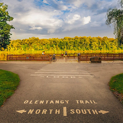 Path toward Olentangy Trail in front of Antrim Lake.
