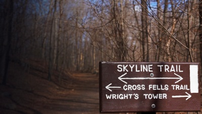 A trail sign of the Skyline Trail