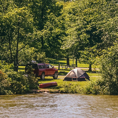 A campsite along the shore in Pymatuning State Park