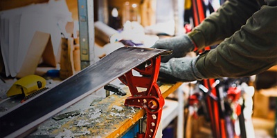 Repairs and maintenance of skis in a workshop