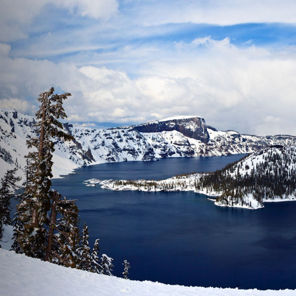 Caldera lake in Crater Lake National Park, Oregon, USA