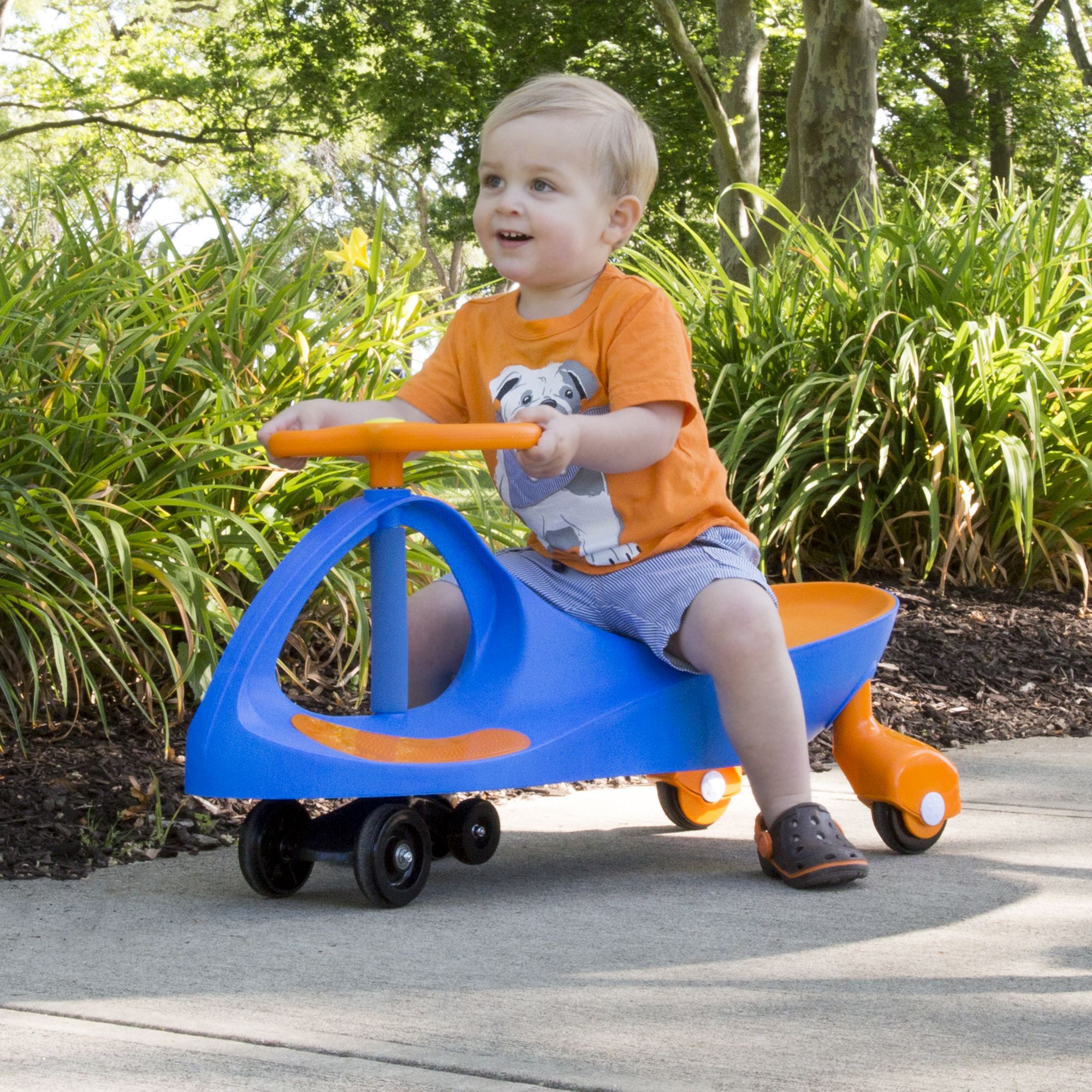 Lil rider wiggle store ride on car