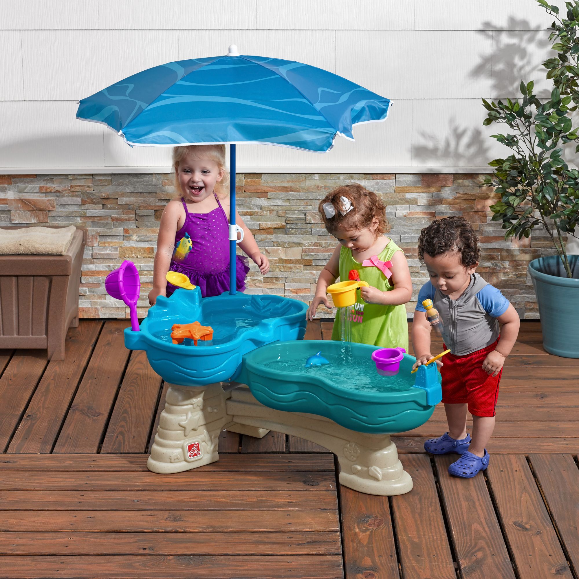 Step2 Spill and Splash Seaway Water Table with Umbrella