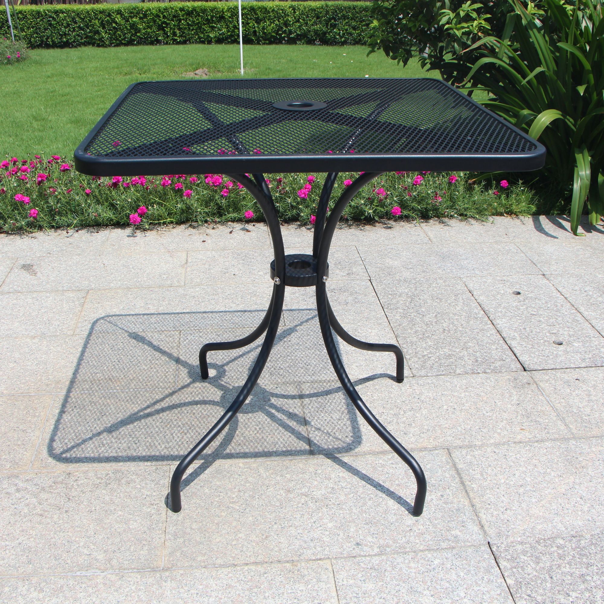 B and m online bistro set