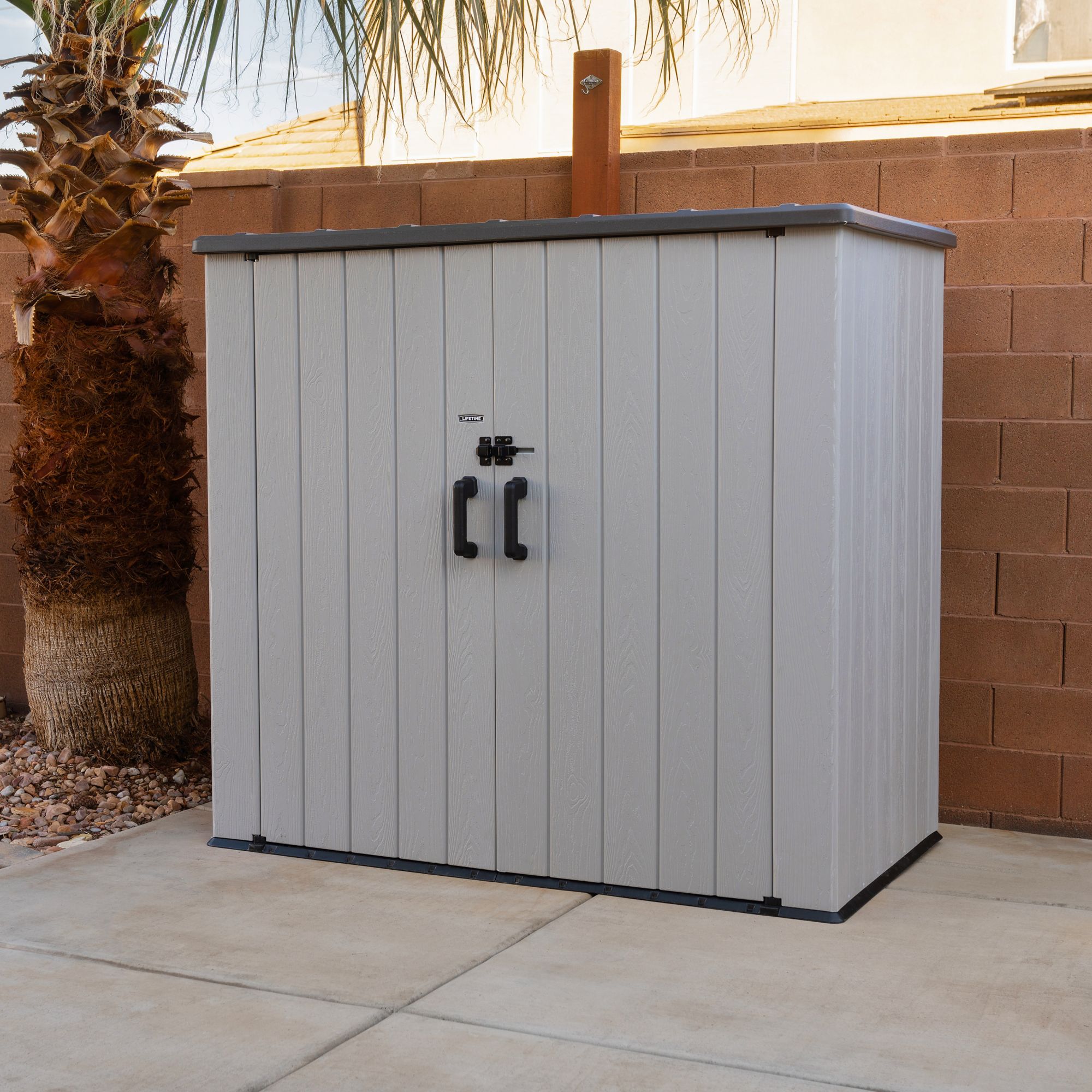 Lifetime Utility Shed, 105.9 Cubic Feet