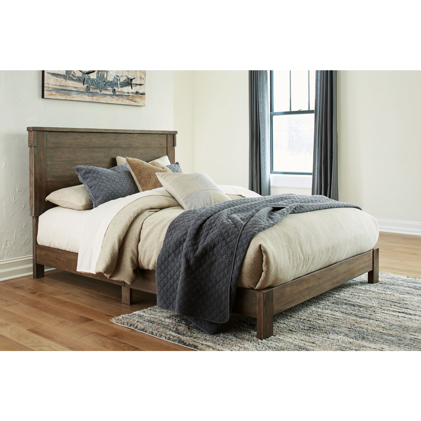 Ashley Furniture Shamryn Queen Panel Bed