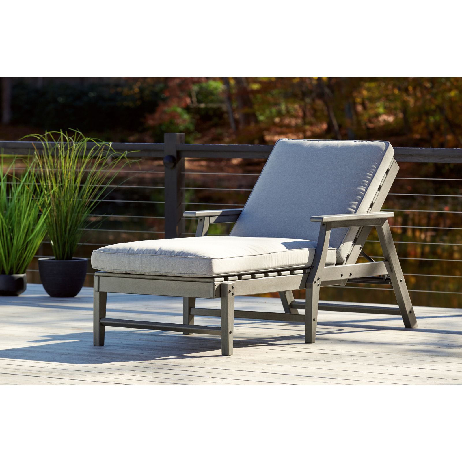 Ashley Furniture Visola Chaise Lounge with Cushion