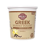 Wellsley Farms Nonfat Grade A Naturally-Flavored Vanilla Greek Yogurt, 40 oz.