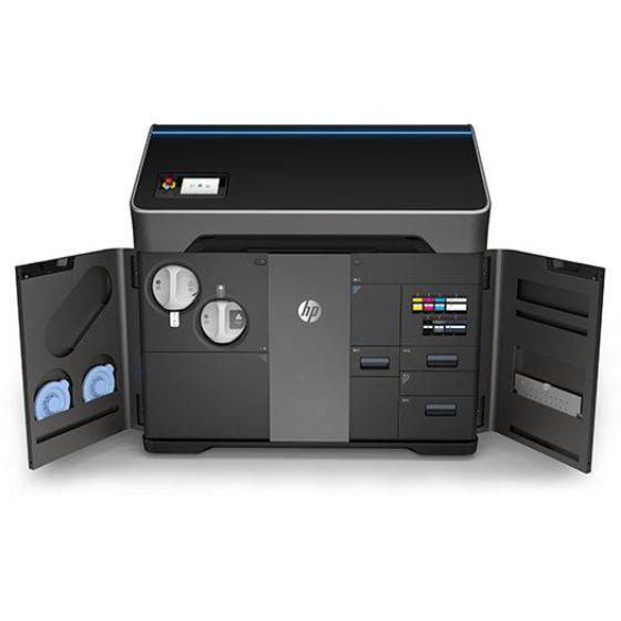 HP’s new Jet Fusion 300/500 printer features an innovative integrated material handling system for ease of use and more compact size