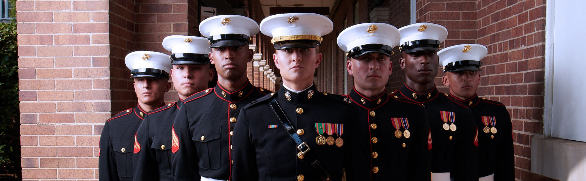 marines-dressblues_formation-1-1?wid=200